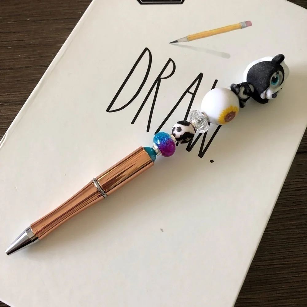 Disney Doorables: Bambi: Flower handmade beaded pen